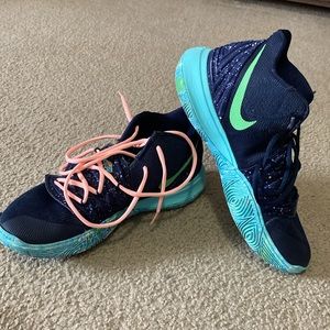 Nike Kyrie 6 CNCPTS Men’s size 11 like new.